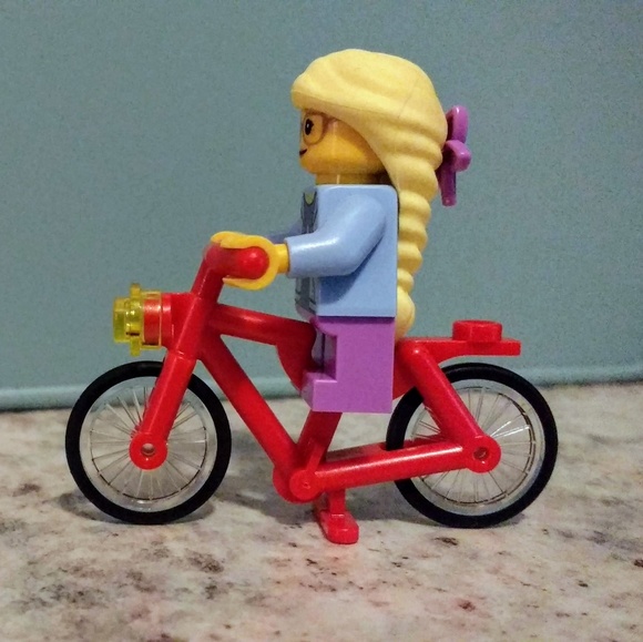 Meet your Posher, Amanda - Picture 1 of 4